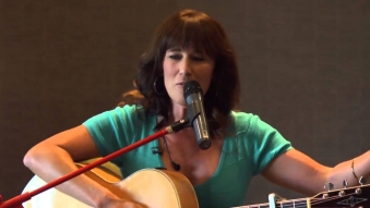 Embedded thumbnail for MiNDFOOD - International Women's Day 2014 - Julia Grace